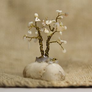 Nemes Opál ásvány fa - Kicsi ~30 szemes